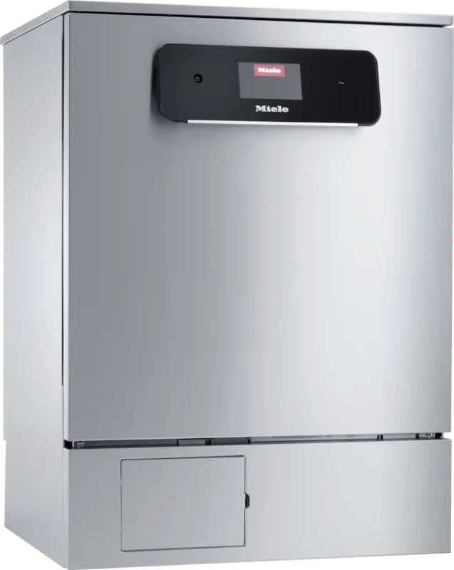 Miele PLW 8693 labbdiskmaskin snett framifrån med stängd lucka i rostfritt stål och svart manöverpanel med färgdisplay.